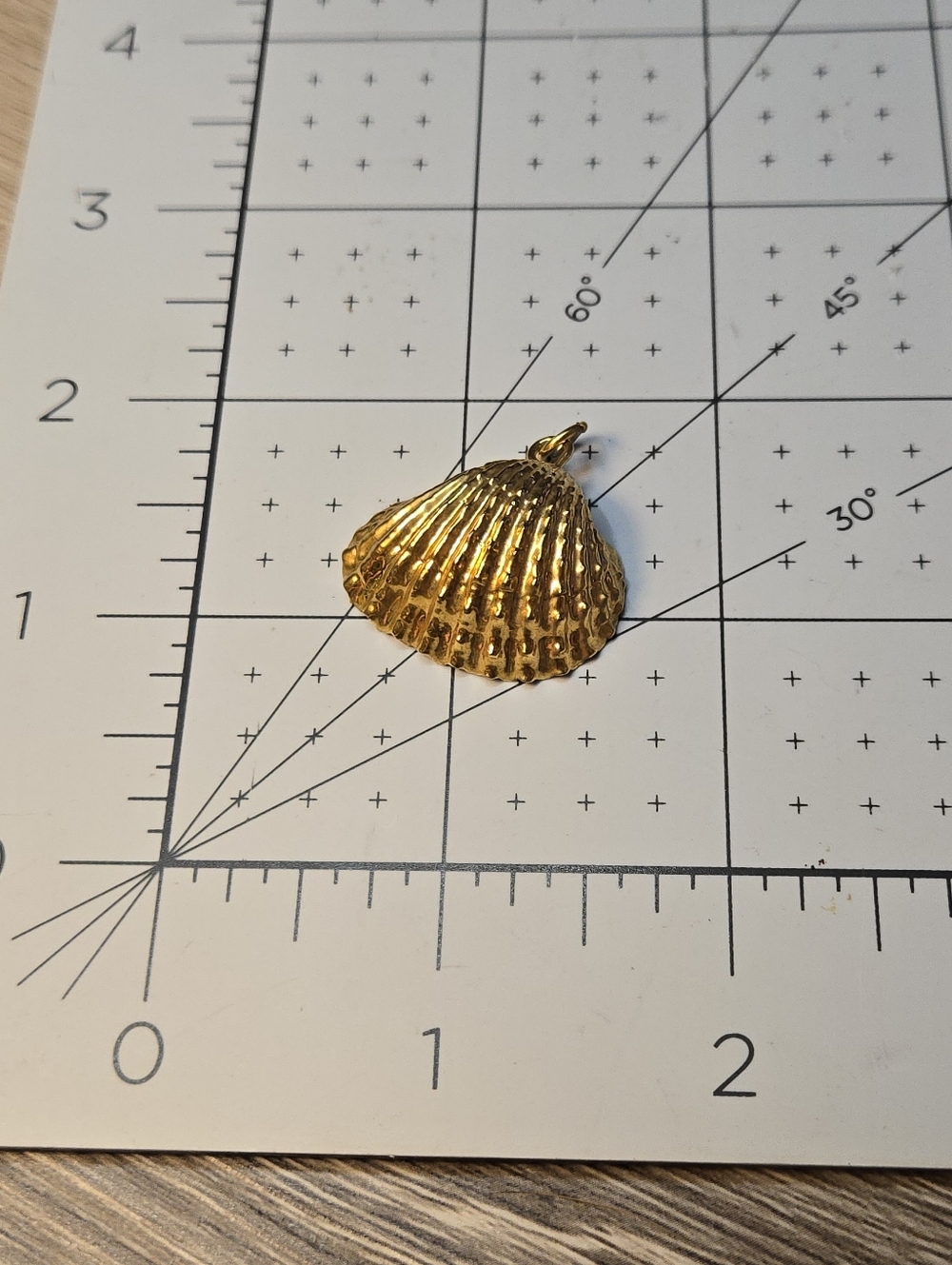 Vintage Gold Tone Seashell Pendant Charm Scallop Shell Coastal Beach Jewelry